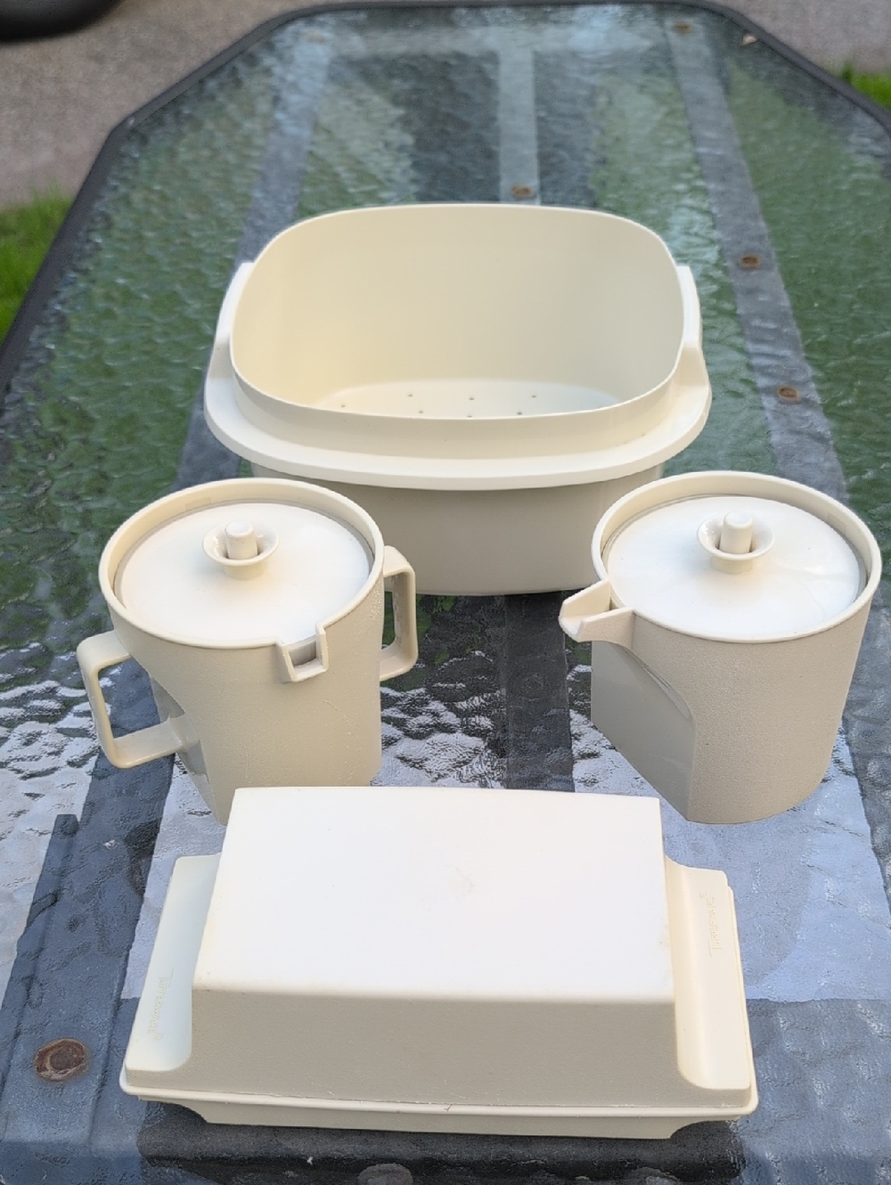 1975 TUPPERWARE Set of Cream Plastic Kitchen Containers ⭐.